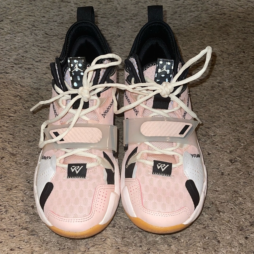 Size 8.5 Jordans / pale pink / lightly worn (excellent condition)